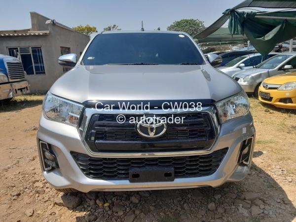 2018 - Toyota  HILUX REVO