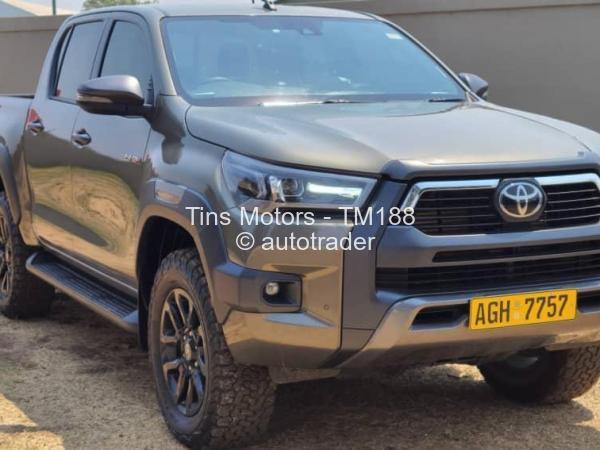 2021 - Toyota  Hilux