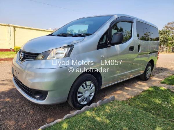 2015 - Nissan  NV200