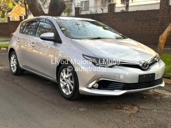 2017 - Toyota  Auris