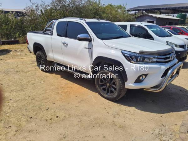 2018 - Toyota  Hilux