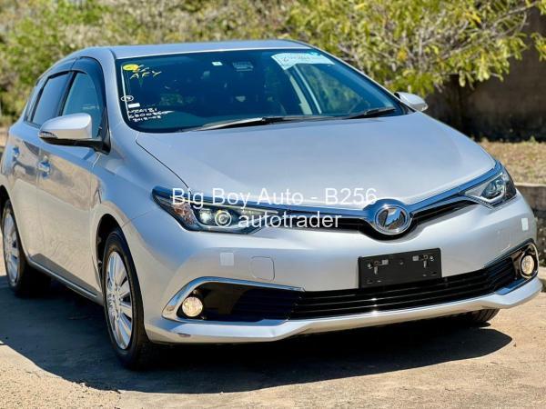 2016 - Toyota  Auris