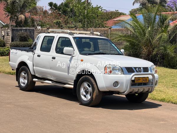 2006 - Nissan  Hardbody