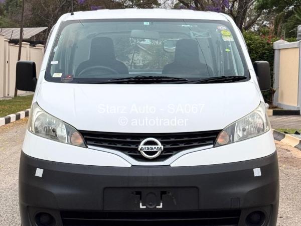 2014 - Nissan  NV200