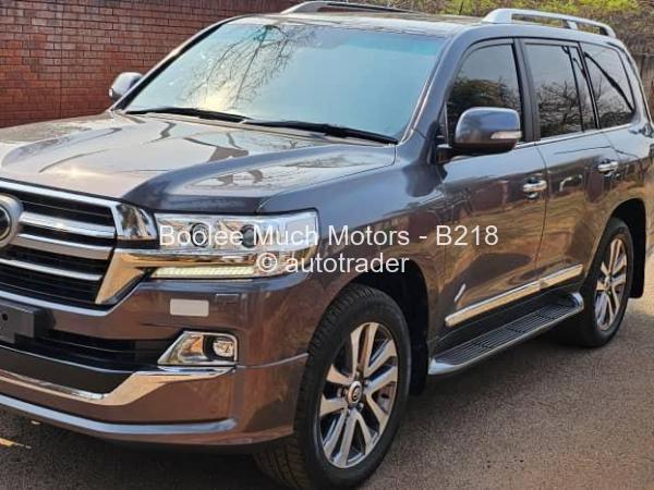 2020 - Toyota  Land Cruiser 200