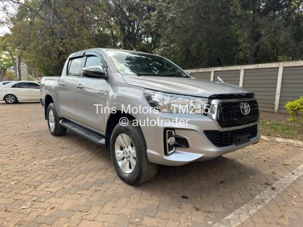 2018 - Toyota  HILUX REVO