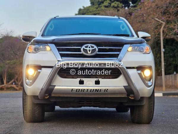 2019 - Toyota  Fortuner