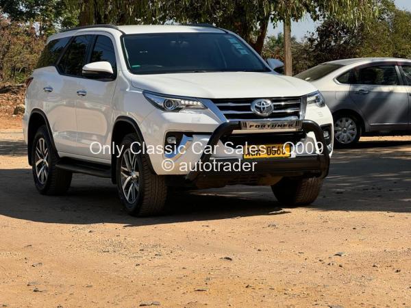 2020 - Toyota  Fortuner