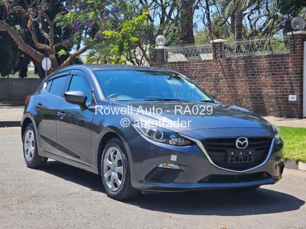 2015 - Mazda  axela