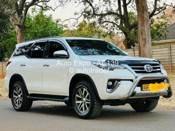 2019 - Toyota  Fortuner