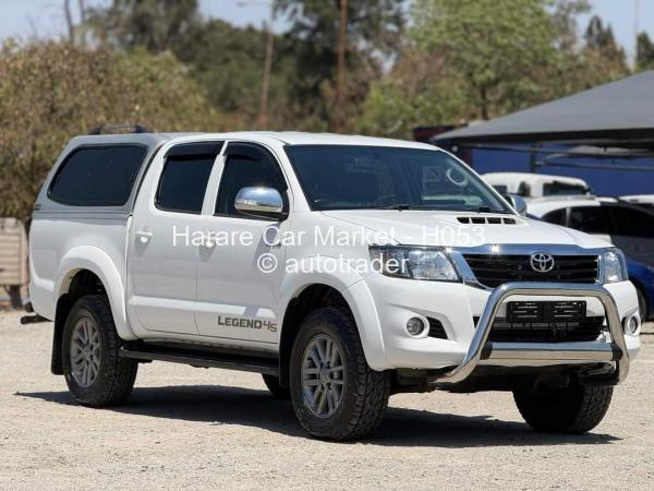 2015 - Toyota  Hilux