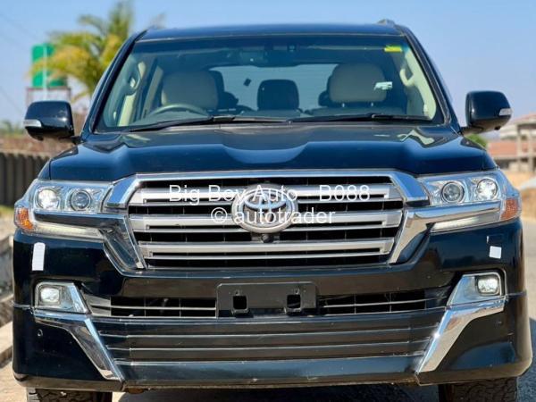 2019 - Toyota  Land Cruiser 200