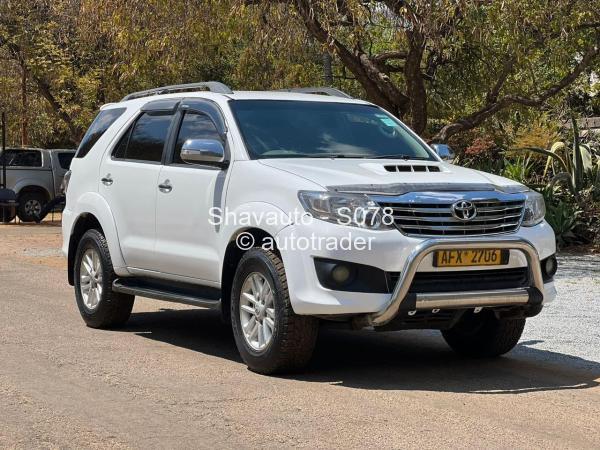 2014 - Toyota  Fortuner