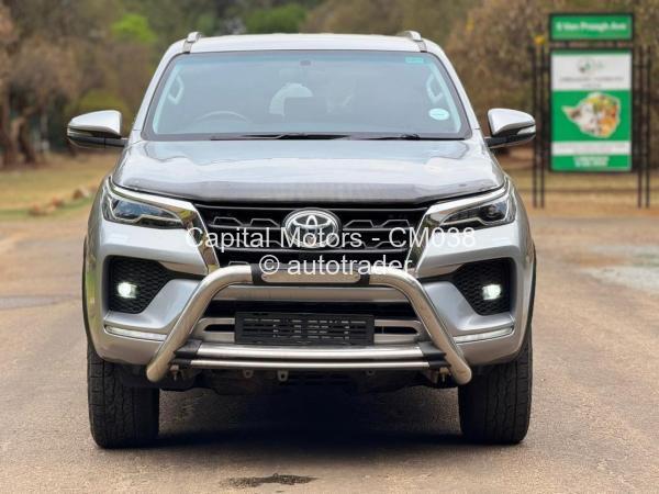 2019 - Toyota  Fortuner