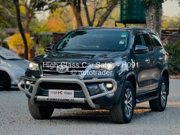 2020 - Toyota  Fortuner