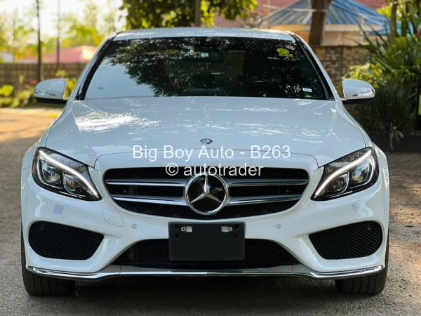 2015 - Mercedes Benz C200