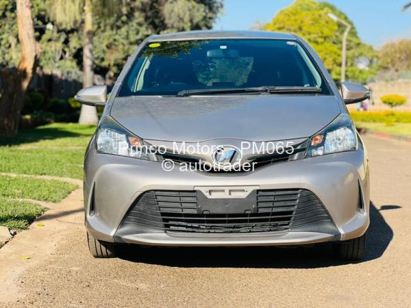 2015 - Toyota  Vitz