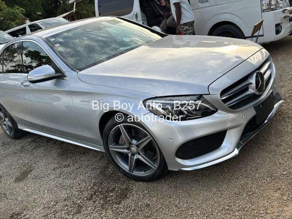 2015 - Mercedes Benz C200