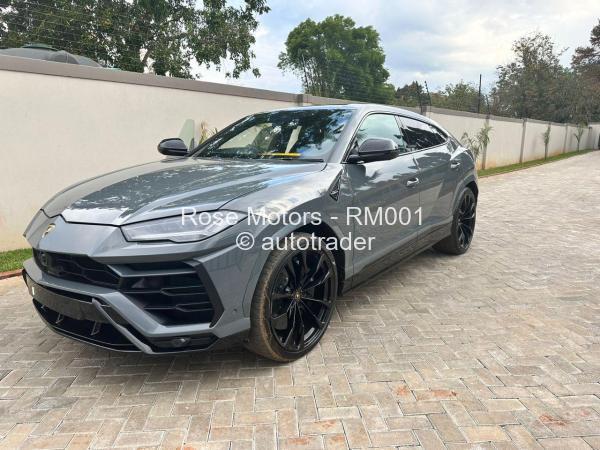 2021 - Lamborghini Urus