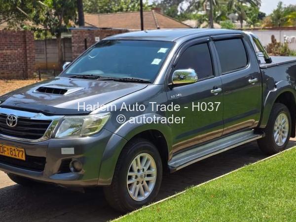 2011 - Toyota  Hilux