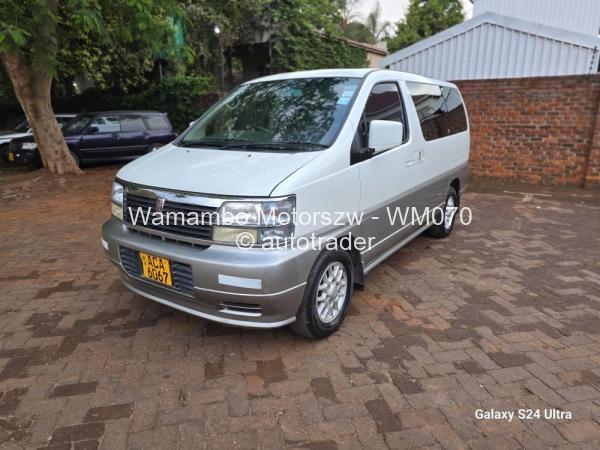 2000 - Nissan  Serena