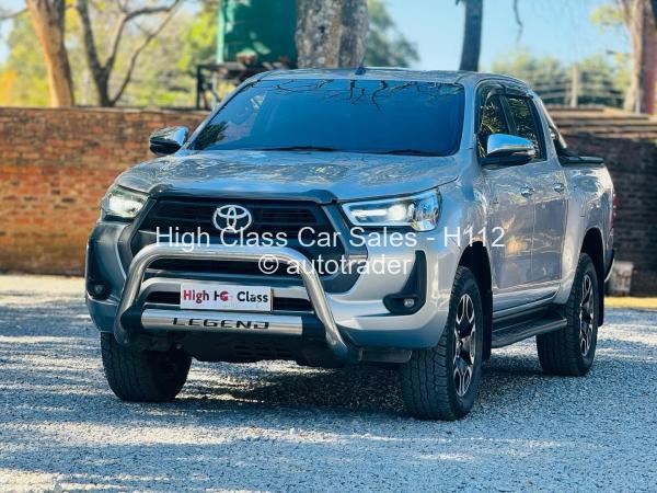 2021 - Toyota  Hilux