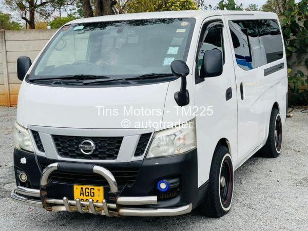 2015 - Nissan  NV350