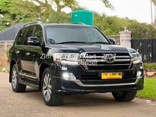 2020 - Toyota  Landcruiser  200 VX-R