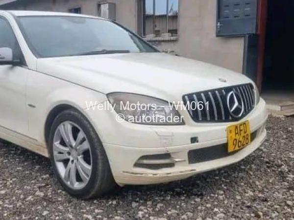 2009 - Mercedes Benz C200