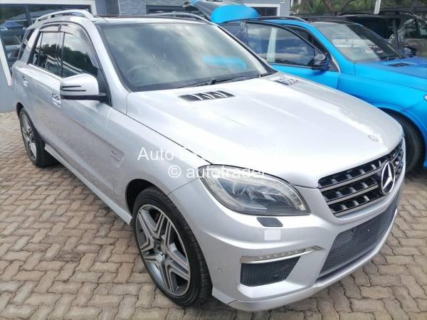 2015 - Mercedes Benz ML