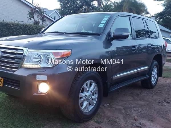 2014 - Toyota  Land Cruiser 200