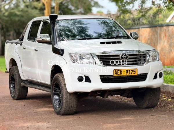 2014 - Toyota  Hilux