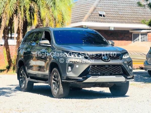 2023 - Toyota  Fortuner