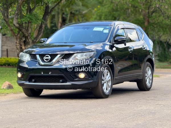 2015 - Nissan  X-Trail