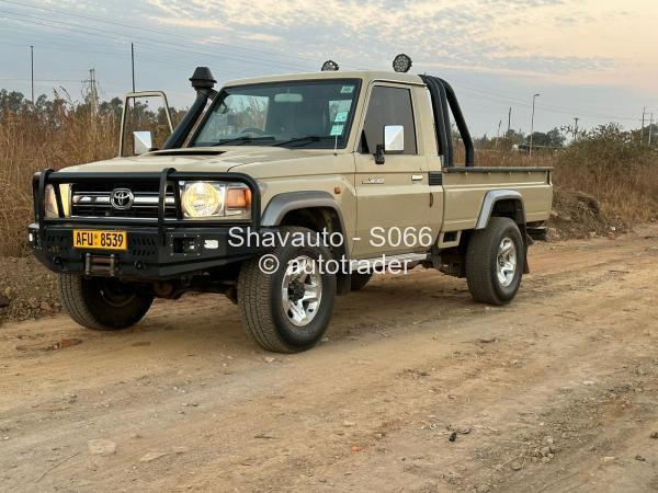 2015 - Toyota  Land Cruiser 79