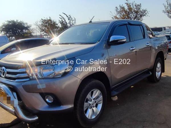 2017 - Toyota  Hilux