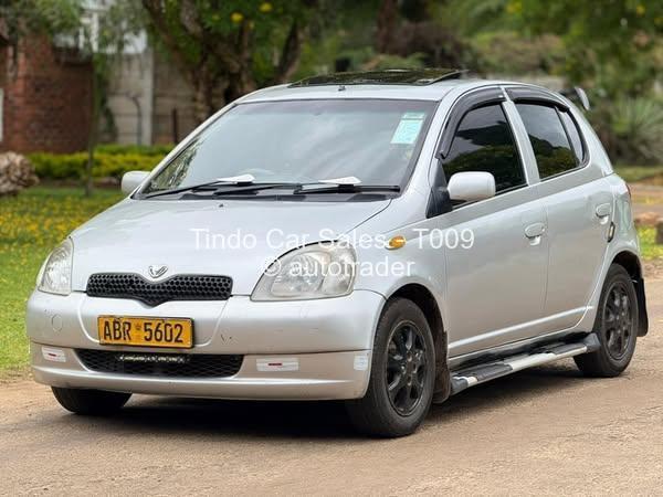 2011 - Toyota  Vitz