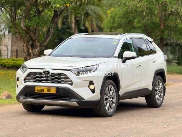 2021 - Toyota  RAV4