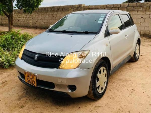 2003 - Toyota  Ist