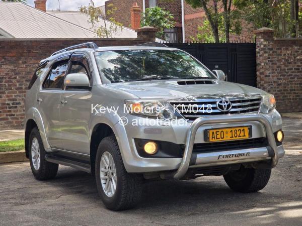 2014 - Toyota  Fortuner