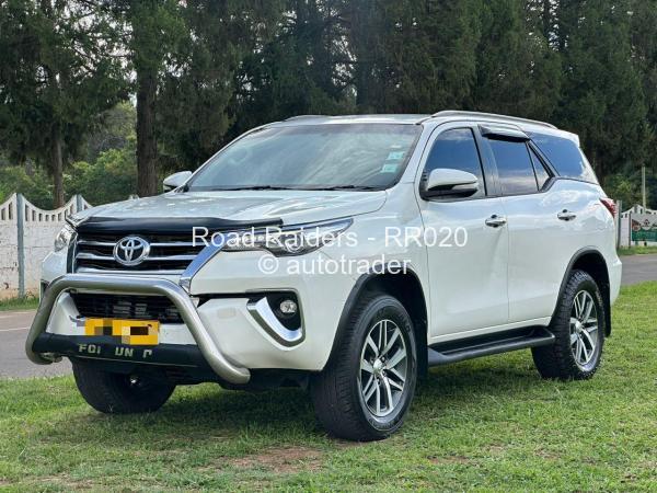 2017 - Toyota  Fortuner