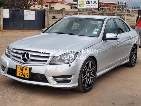 2013 - Mercedes Benz C200