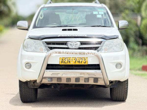 2010 - Toyota  Fortuner