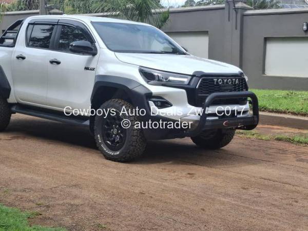 2024 - Toyota  Hilux