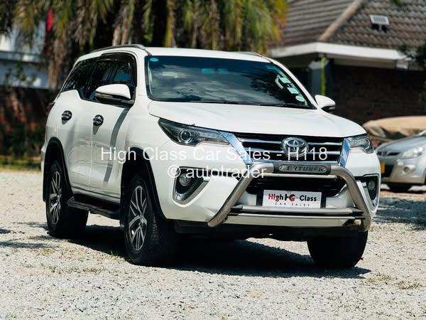 2017 - Toyota  Fortuner