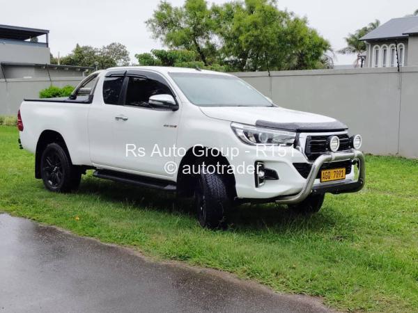 2025 - Toyota  Hilux