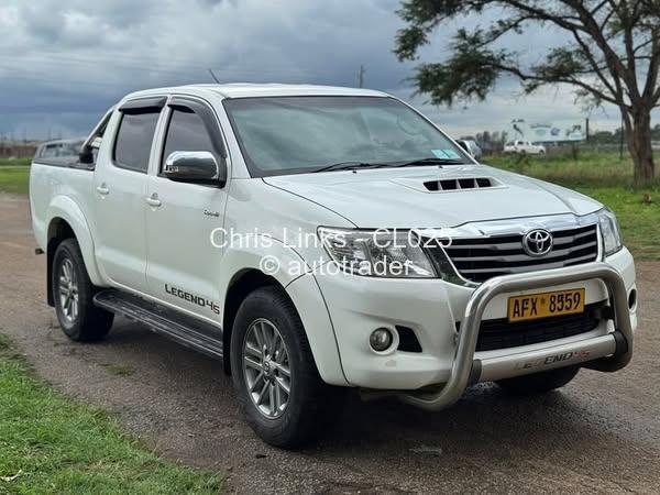 2015 - Toyota  Hilux