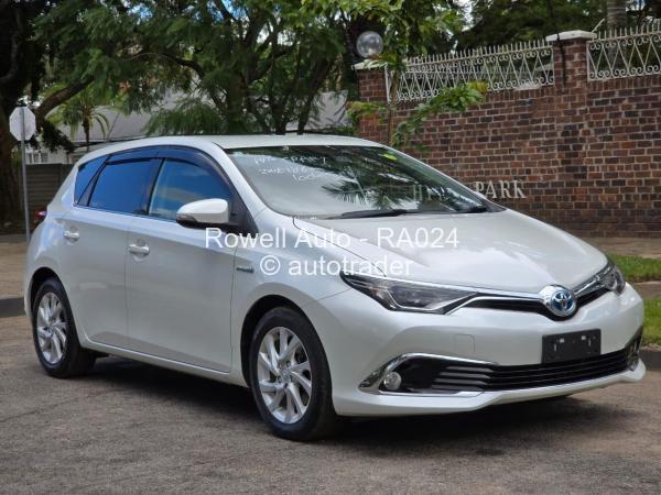 2016 - Toyota  Auris