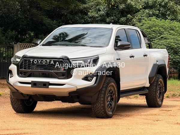 2024 - Toyota  Hilux