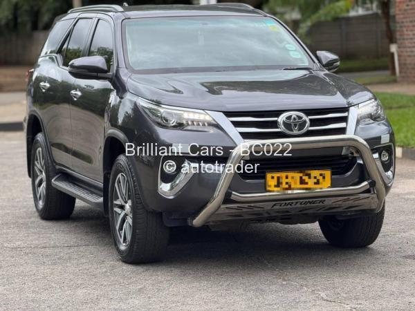 2018 - Toyota  Hilux